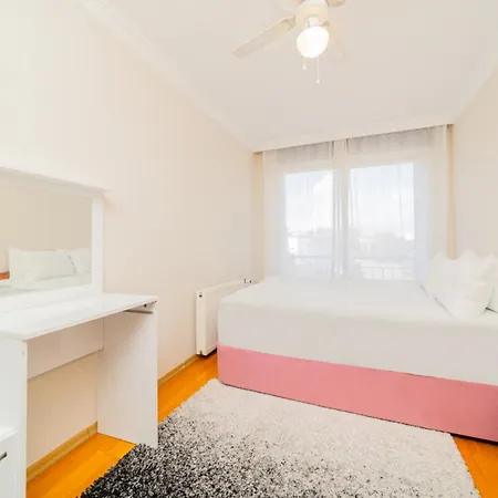 Central Flat W Balcony 10 Min To Hadrian Gates Αττάλεια
