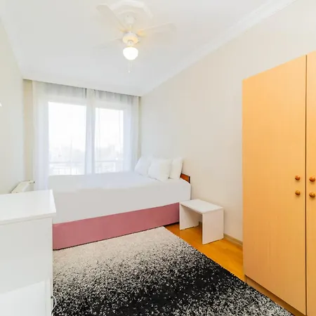 Central Flat W Balcony 10 Min To Hadrian Gates Διαμέρισμα *
